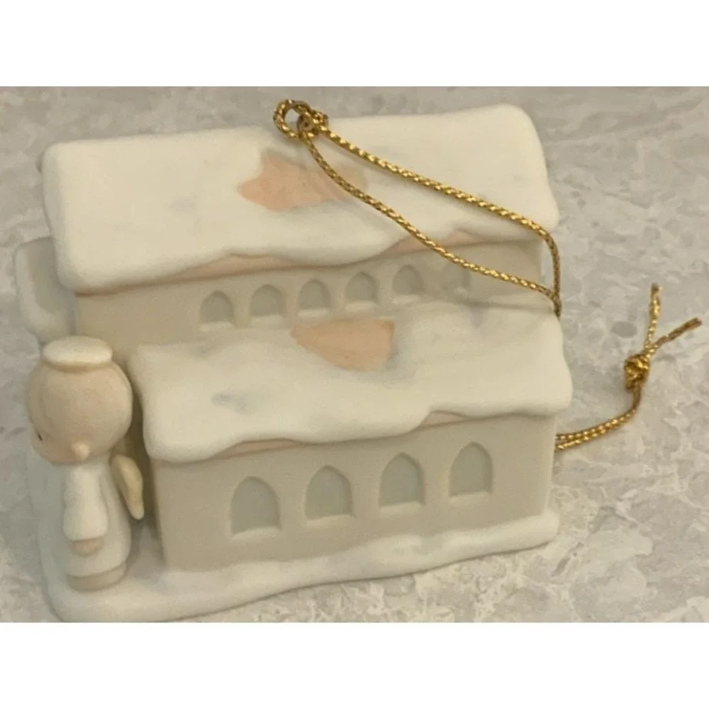 Precious Moments 1993 Church Figurine 'There's a Christian Welcome Here' Artwork